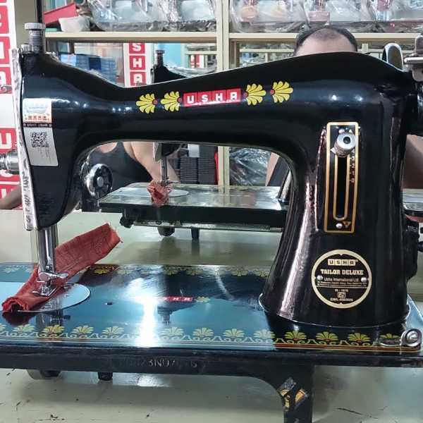 Usha Tailor Deluxe Sewing Machine